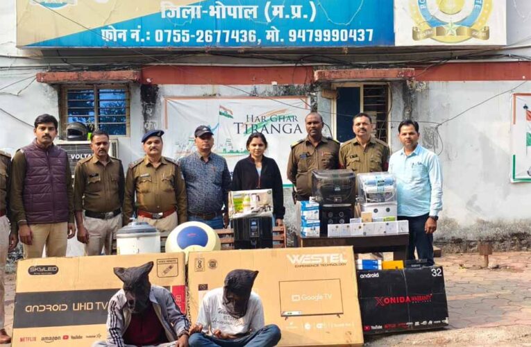 गर्ग इलेक्ट्रॉनिक शोरूम में हुई चोरी का खुलासा, थाना अयोध्यानगर पुलिस ने 02 शातिर नकबजन किए गिरफ्तार