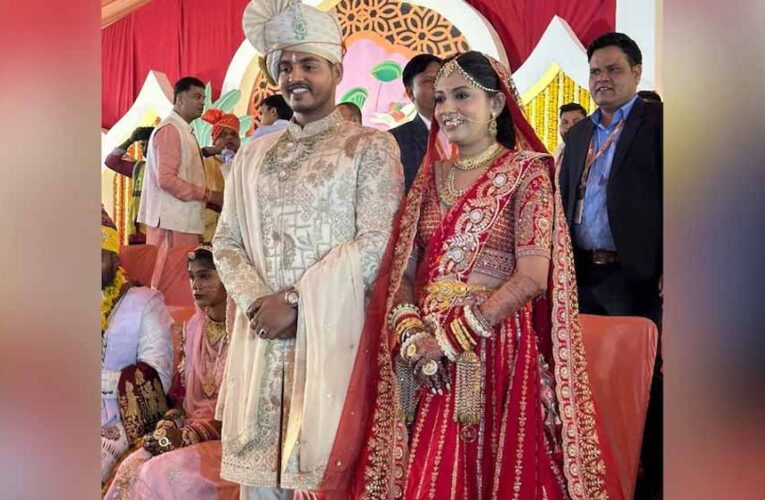 सामूहिक विवाह सम्मेलन में अनोखी मिसाल: फूलों से सजे मंच पर सीएम के बेटे ने रचाई शादी