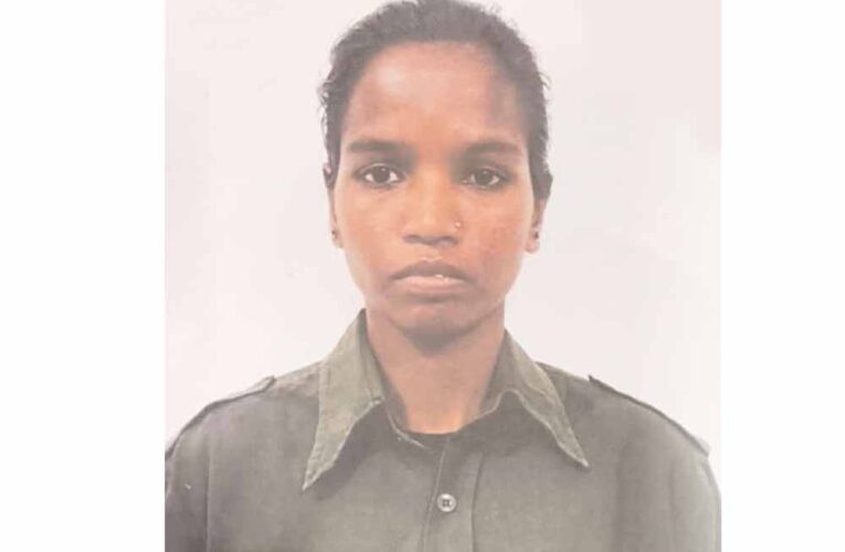 14 साल बाद बंदूक से विश्वास की राह पर: 17 लाख की इनामी नक्सली कमला सोरी ने किया आत्मसमर्पण