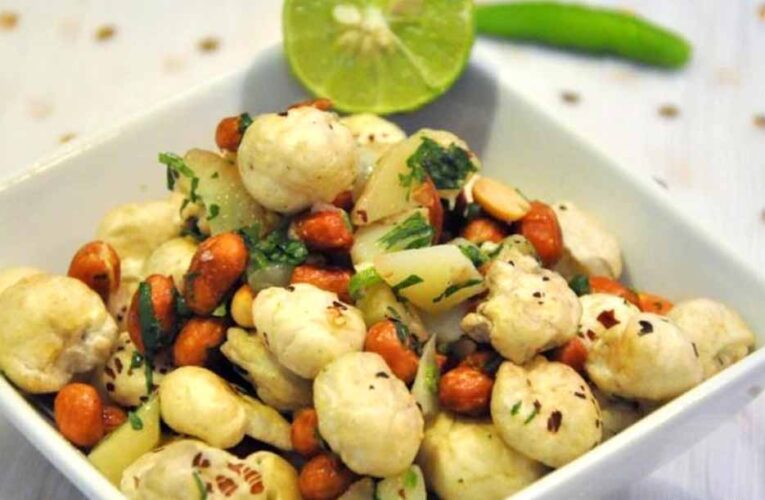 सेहत और स्वाद का परफेक्ट कॉम्बो: मिनटों में बनाएं टेस्टी मखाना भेल