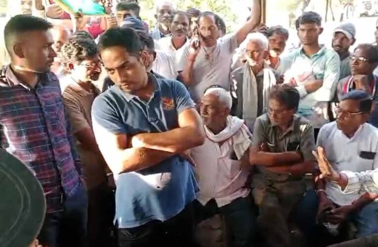 धर्मांतरण विवाद: शव दफनाने को लेकर हंगामा, प्रशासन की हस्तक्षेप से सुलझा मामला, दूसरे जिले में किया गया अंतिम संस्कार