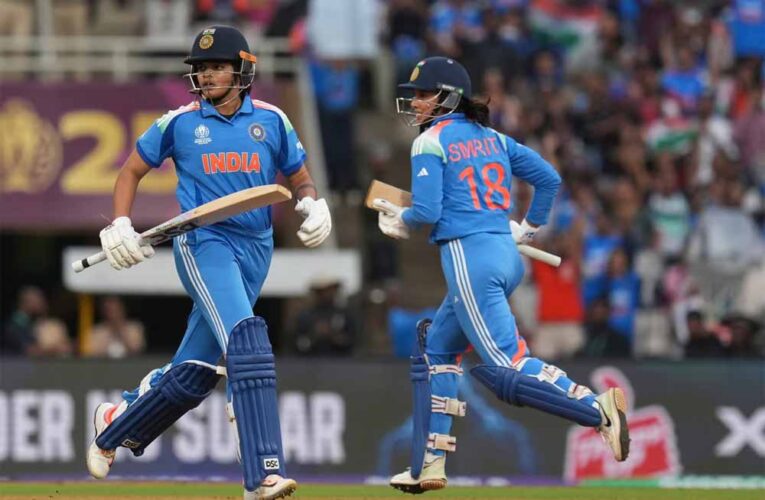 शेफाली-स्‍मृति की धांसू बैटिंग, पहले विकेट के लिए बनी 50 रन की साझेदारी