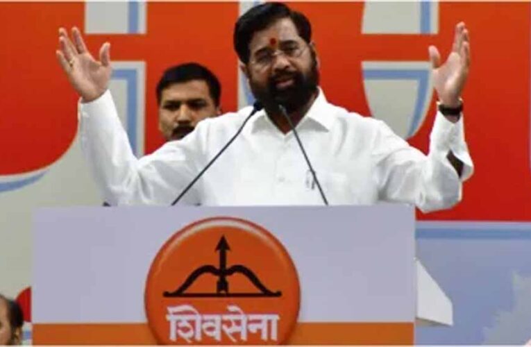 पा को बड़ा झटका: शिंदे की मौजूदगी में कई पूर्व पार्षद शिवसेना में शामिल