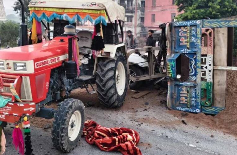 ग्वालियर-झांसी हाईवे पर भीषण टक्कर: रेत भरे ट्रैक्टर से भिड़ी फॉर्च्यूनर, 5 की मौत
