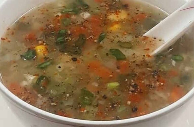 सेहत और स्वाद से भरपूर: मिक्स वेज सूप जिसे बच्चे भी आनंद से पिएंगे