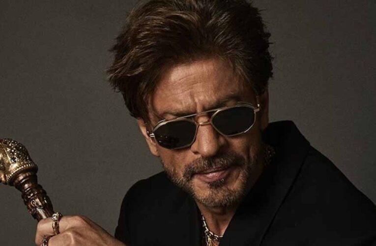 ‘दिलों के सच्चे बादशाह’ शाहरुख खान के जन्मदिन पर उमड़ा बॉलीवुड का प्यार, कई स्टार्स ने दी बधाई