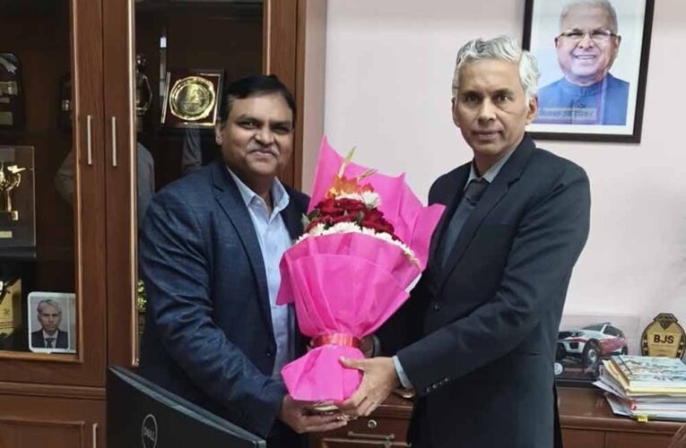 भोपाल दुग्ध संघ की भौतिक एवं वित्तीय प्रगति की समीक्षा की, ‘दूध का दूध, पानी का पानी अभियान’ पर प्रसन्नता व्यक्त की