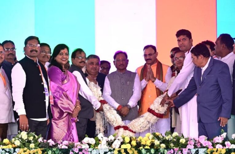 रायपुर : कल्चुरी कलार समाज के सम्मेलन में शामिल हुए मुख्यमंत्री