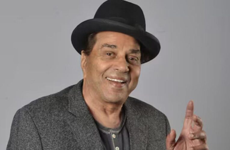 89 वर्षीय धर्मेंद्र अस्पताल से डिस्चार्ज, सुबह-सुबह एम्बुलेंस से घर लौटे