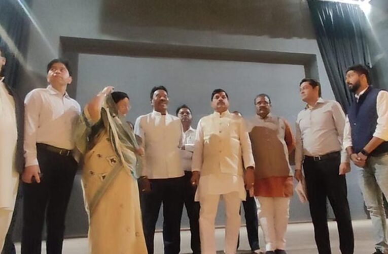 मुख्यमंत्री मोहन यादव ने एमजी रोड थाने का दौरा किया, अपराधों की ली जानकारी, गोपाल मंदिर भी पहुंचे