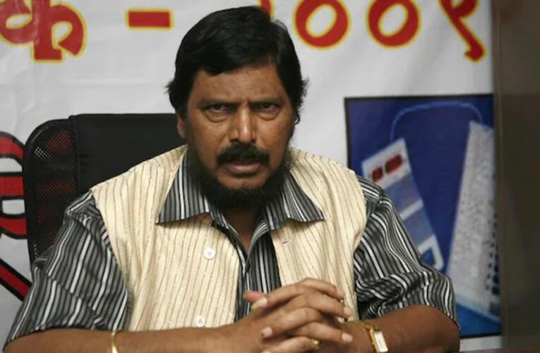 रामदास आठवले का अल्टीमेटम: मनचाही सीटें न मिलीं तो RPI अकेले लड़ेगी चुनाव