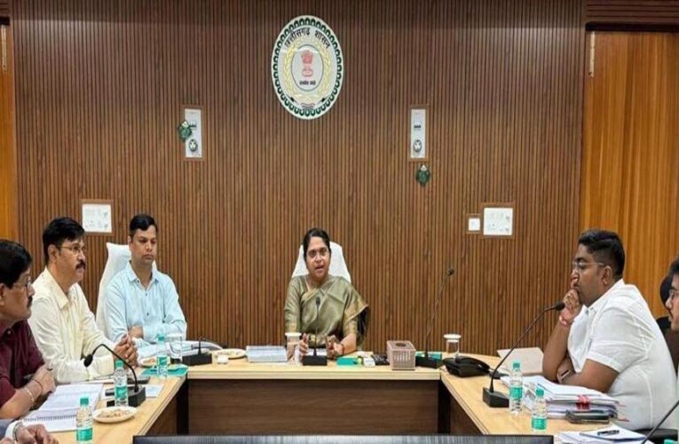 रायपुर : आबकारी विभाग की समीक्षा बैठक में अधिकारियों को राजस्व लक्ष्य प्राप्ति के निर्देश
