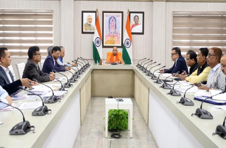 मुख्यमंत्री ने मेरठ, कानपुर और मथुरा-वृंदावन की विकास कार्ययोजना की समीक्षा की