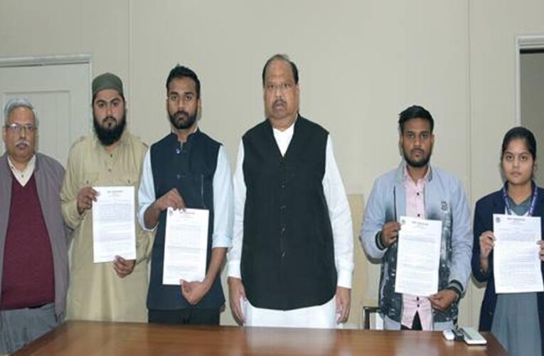 मंत्री  काश्यप ने अनुकंपा नियुक्ति पत्र किए वितरित