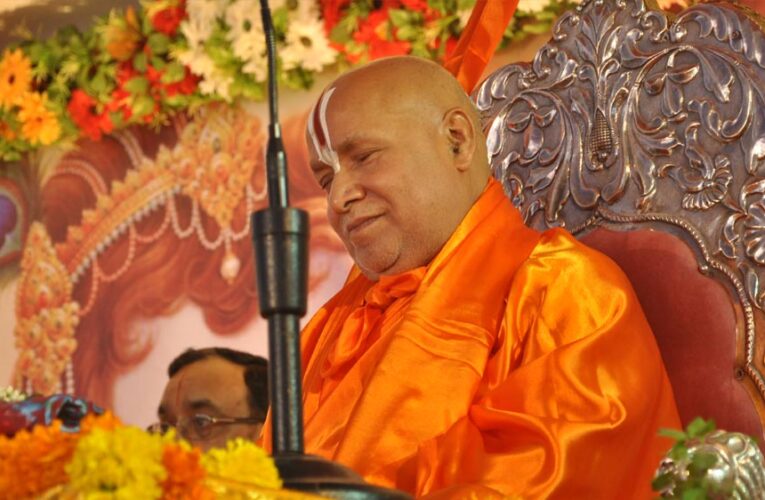 छत्तीसगढ़ में जगद्गुरु रामभद्राचार्य का बड़ा बयान: कहा—भारत में रहना है तो ‘जय श्री राम’ कहना होगा