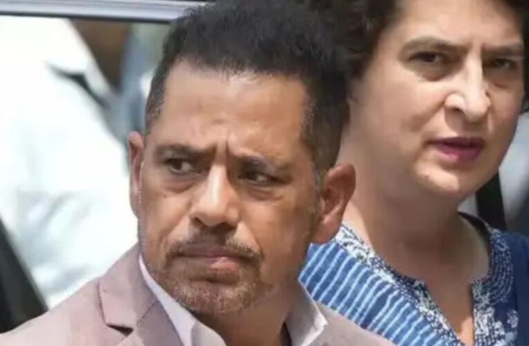 ED की बड़ी कार्रवाई: रॉबर्ट वाड्रा को पहली बार बनाया आरोपी, ब्लैक मनी केस में नई चार्जशीट दाखिल