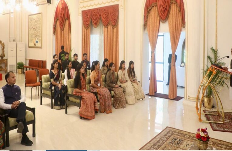 अच्छे व्यक्तियों को सदैव मिलता है सम्मान : राज्यपाल  पटेल