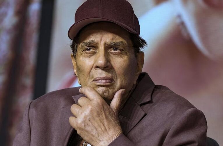 अभिनेता धर्मेंद्र के निधन पर CM मोहन की श्रद्धांजलि, ज्योतिरादित्य सिंधिया ने शेयर किया भावुक पोस्ट