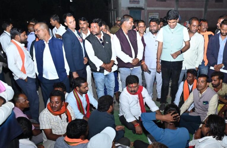 किसानों की शिकायत पर उपमुख्यमंत्री ने ग्राम कुरूवा के पटवारी को तत्काल निलंबित करने के दिए निर्देश