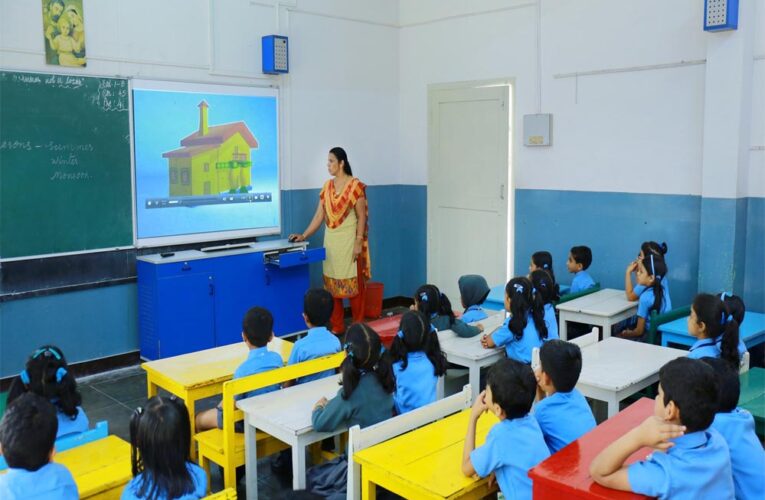 छत्तीसगढ़ के 13 हजार से अधिक स्कूलों में स्मार्ट क्लास शुरू, बच्चों को ऑडियो-वीडियो कंटेंट से पढ़ाई