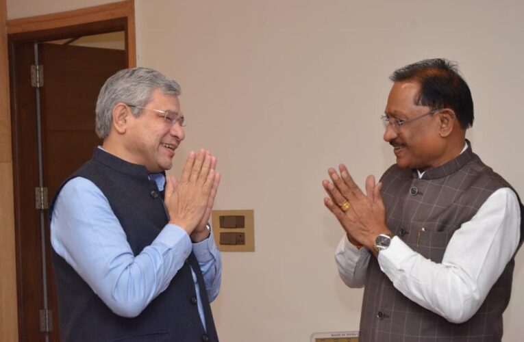 रायपुर : मुख्यमंत्री  विष्णुदेव साय ने केंद्रीय रेल मंत्री  अश्विनी वैष्णव से की सौजन्य मुलाकात