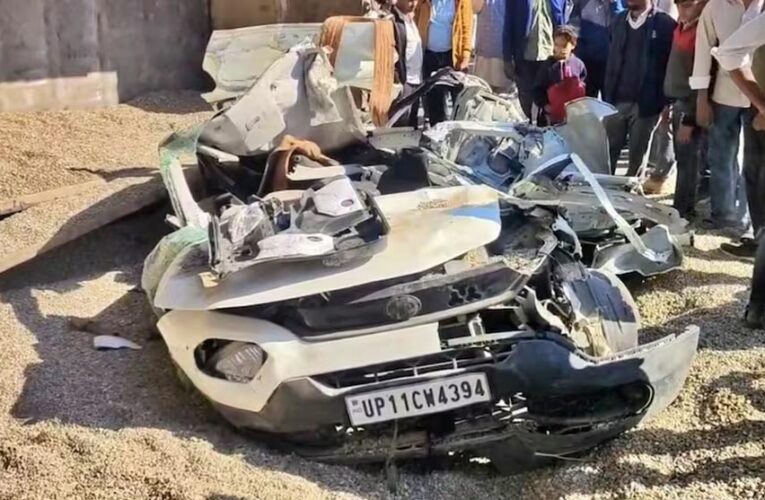 सहारनपुर में बड़ा हादसा: बजरी से लदा डंपर कार पर गिरा, एक परिवार के 7 सदस्यों की मौत