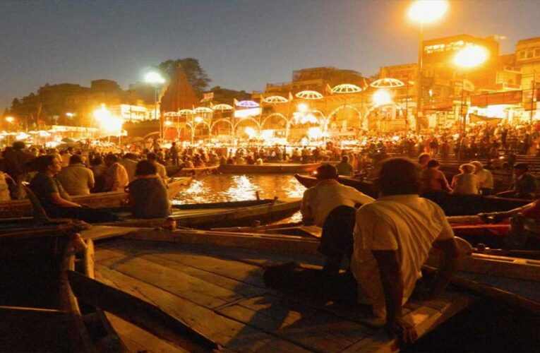 परियोजना का मुख्य उद्देश्य वाराणसी के प्रमुख स्थलों को रात्रि में आकर्षक और सुरक्षित बनाना