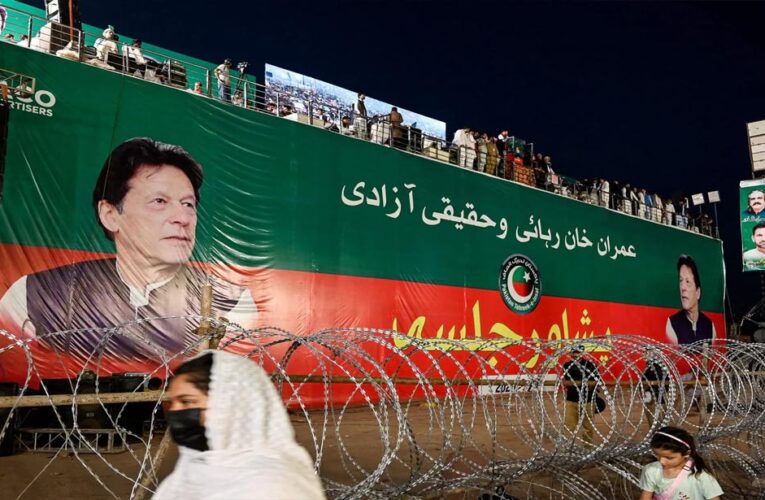 पाकिस्तान में इमरान खान की सुरक्षा संकट में: जेल में टॉर्चर और मारपीट, परिवार ने हाईकोर्ट पहुंचकर जताई चिंता