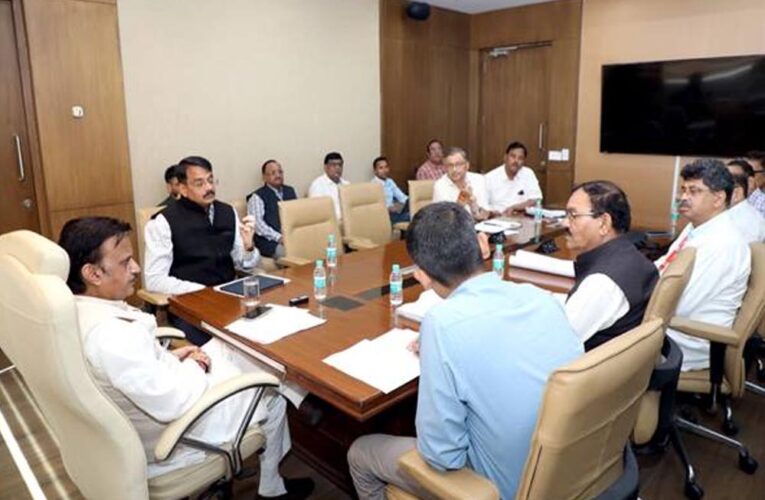 उप मुख्यमंत्री  शुक्ल ने जे.पी. अस्पताल के अधोसंरचना विकास कार्यों की समीक्षा की