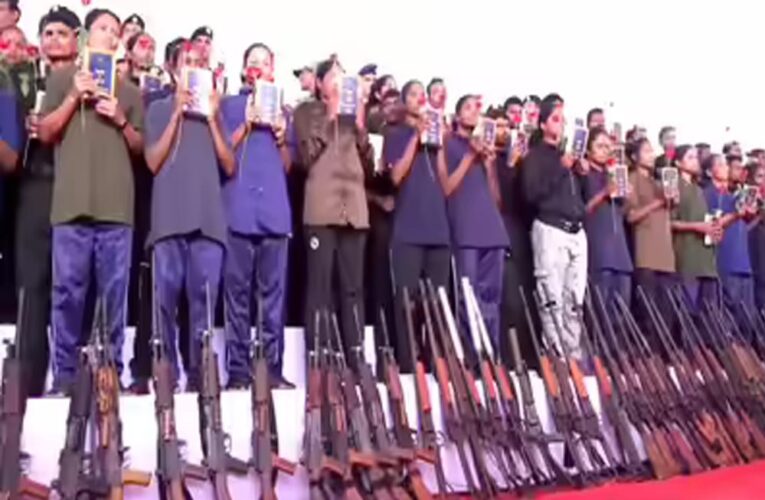 जगदलपुर : नई राह-माओवाद वर्दी की जगह अब होटल की यूनिफॉर्म, नई जिंदगी की शुरुआत