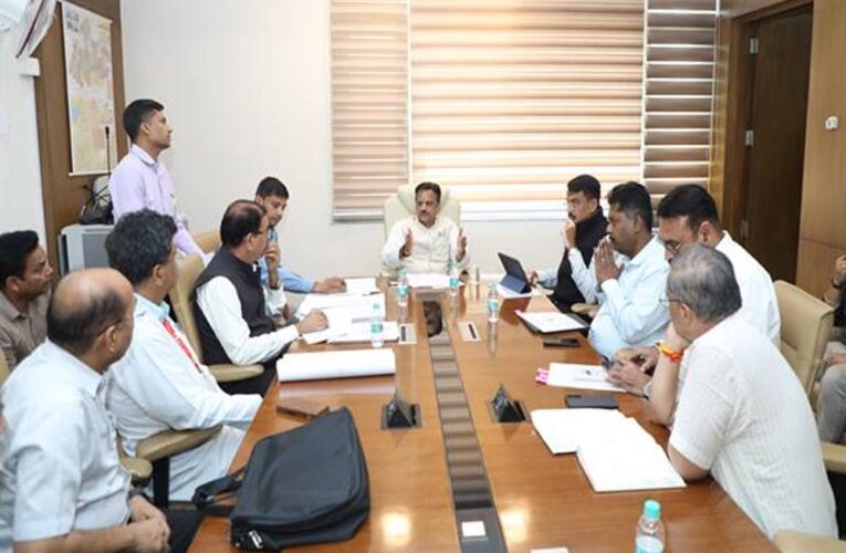 उप मुख्यमंत्री  शुक्ल ने चिकित्सा महाविद्यालयों के निर्माण कार्यों की समीक्षा की