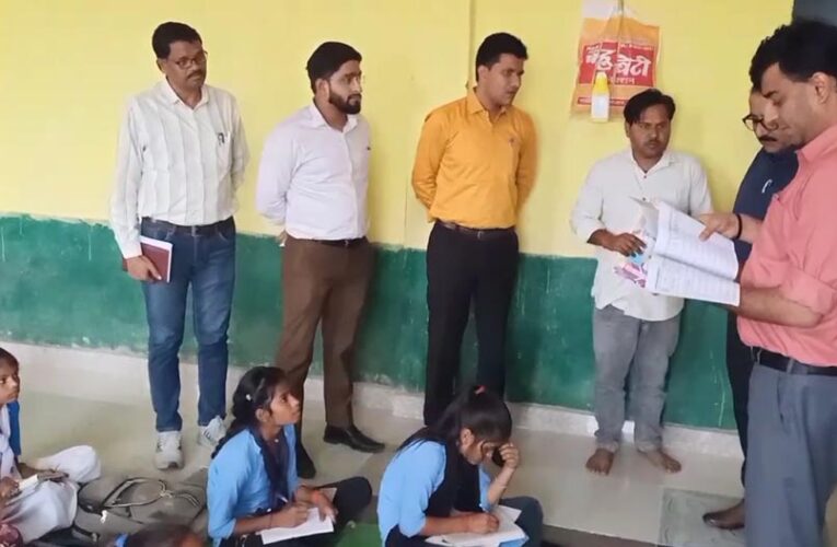 कलेक्टर पार्थ जैसवाल ने बच्चों को पढ़ाई मैथ्स, पूछा ऐसा सवाल जो सबको हैरान कर गया