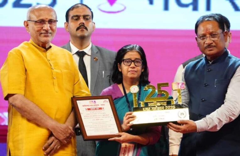 रायपुर : 25 वर्षों की विकास यात्रा थीम पर बनी कृषि विभाग के प्रदर्शनी को मिला द्वितीय पुरस्कार