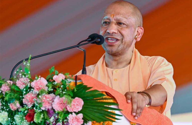 योगी सरकार की सौर क्रांति, गांव-गांव पहुंची रोशनी, बदल गई ऊर्जा की तस्वीर