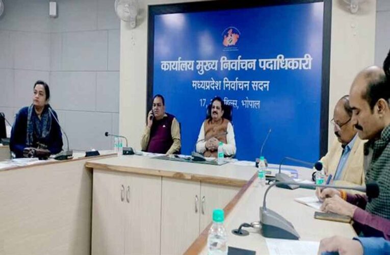 एसआईआर के कार्य को गंभीरता के साथ चुनावी मोड पर करें: आयोग निदेशक श्रीमती सक्सेना