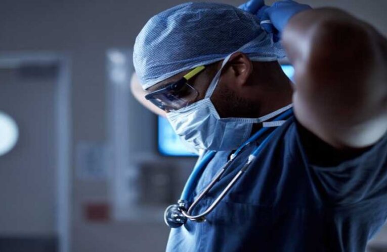 AIIMS गोरखपुर के डॉक्टरों ने किया कमाल: मरीज की टूटी हड्डी बिना बेहोश किए की सर्जरी