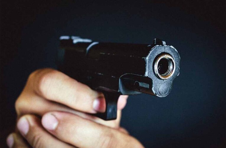 सपा नेता के बेटे की गोली मारकर हत्या, दूसरे युवक को सिर में गोली — इलाके में सनसनी