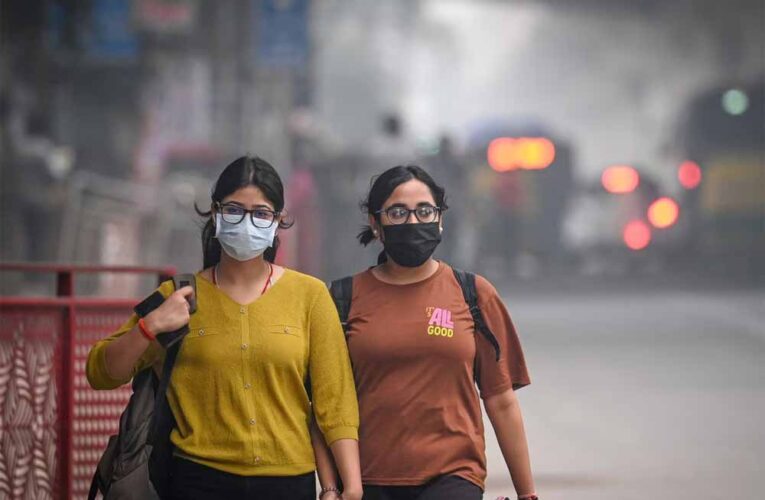 दिल्ली की हवा हुई जहरीली! AQI 421 पर पहुंचा, सांस लेना हुआ मुश्किल
