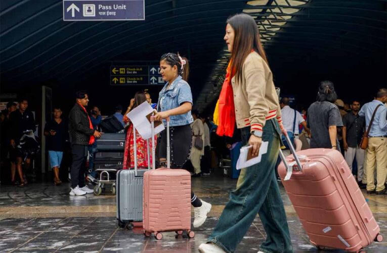 दिल्ली के बाद काठमांडू भी प्रभावित: नेपाल एयरपोर्ट पर तकनीकी खराबी से उड़ानें ठप