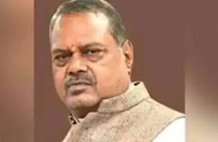 दिव्यांगजन की मोट्रेट साइकल रिपेयरिंग व्यवस्था जिलास्तर पर करें : मंत्री कुशवाह