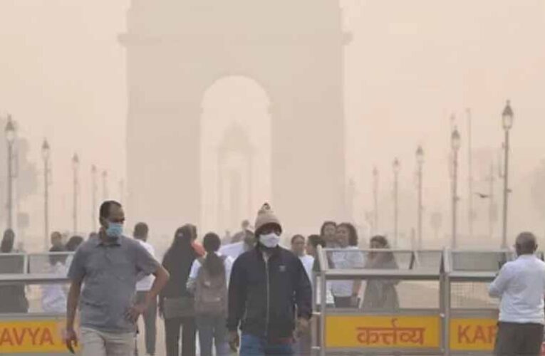 दिल्ली में सांस लेना हुआ मुश्किल! 19 इलाके रेड जोन में, हरियाणा-पंजाब में बारिश की चेतावनी