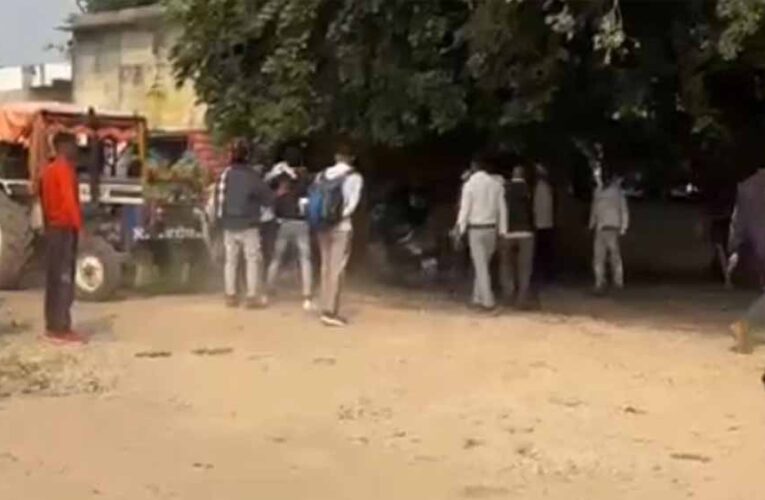 मुरैना मंडी में बवाल: बाजरा तुलवाने की होड़ में किसानों की लात-घूंसों से शुरू हुई लाठीबाजी