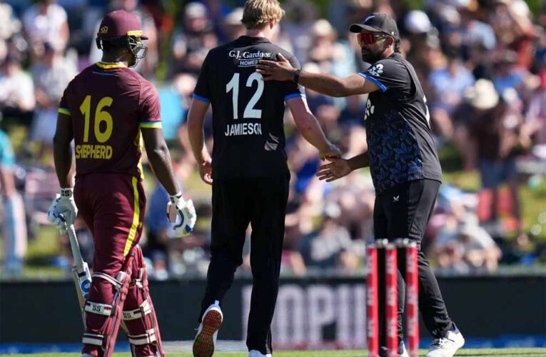 जैमीसन की तूफ़ानी गेंदबाज़ी से वेस्टइंडीज ढेर, न्यूजीलैंड ने सीरीज में बनाई बढ़त