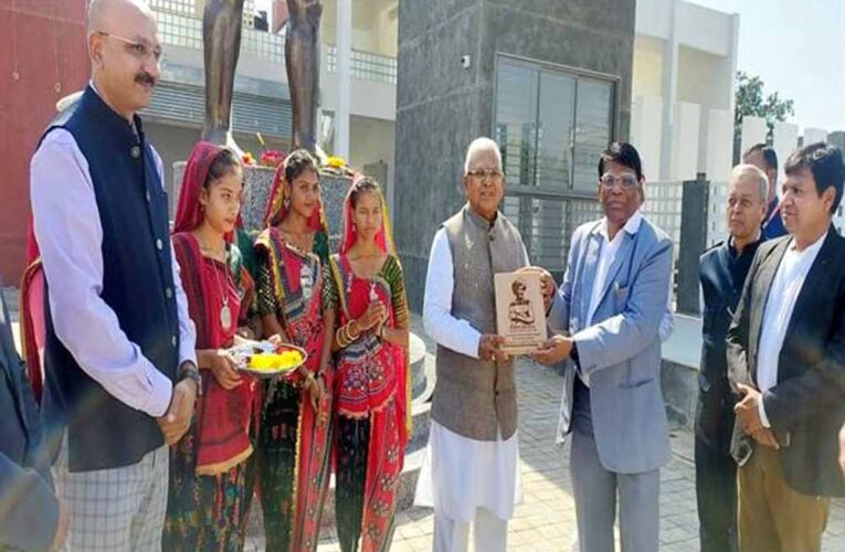 राज्यपाल पटेल ने गुजरात के बिरसा मुंडा जनजातीय विश्वविद्यालय राजपीपला का किया भ्रमण