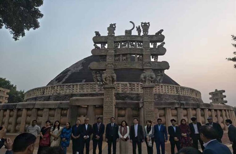 आसियान देशों के प्रतिनिधियों ने यूनेस्को विश्व धरोहर स्थल सांची का किया भ्रमण