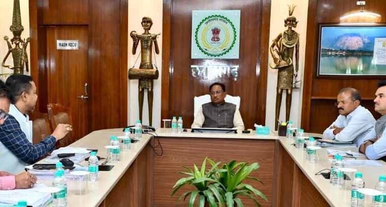 गुणवत्तापूर्ण कार्य करते हुए सिंचाई परियोजनाओं के कार्य में लाएँ गति: मुख्यमंत्री  विष्णु देव साय