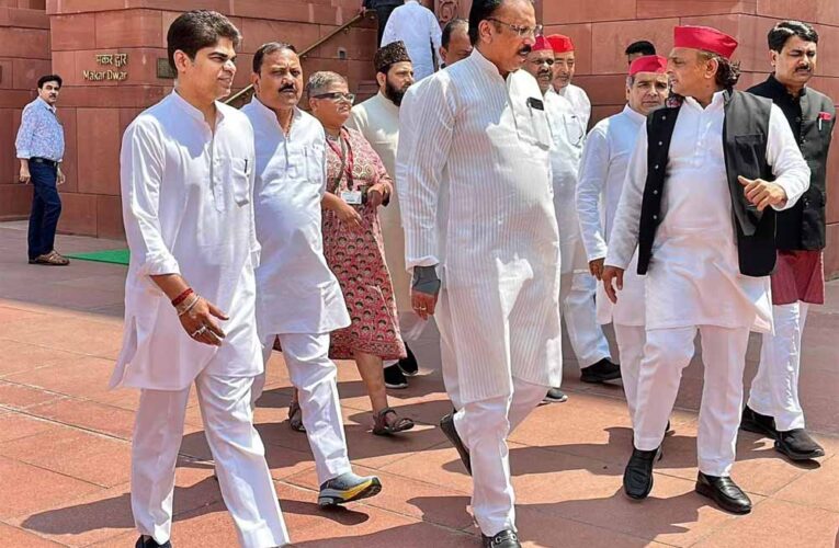 एक विधानसभा से 20 हजार वोटर गायब! SIR पर सपा सांसद राजीव के गंभीर आरोप