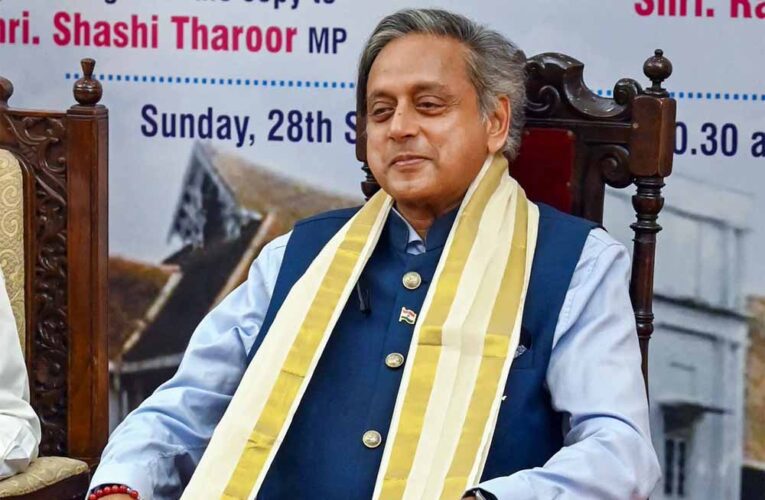 नेहरू-इंदिरा पर टिप्पणी के बाद विवाद: आडवाणी की तारीफ पर थरूर का जवाब वायरल