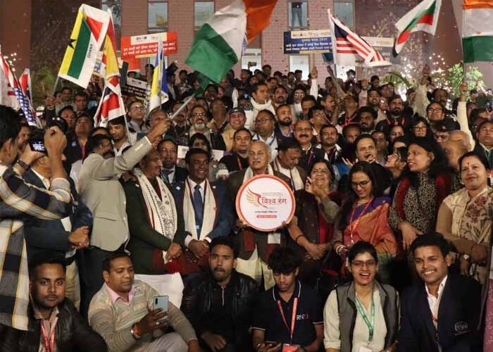 सोना महापात्रा की सुरमयी शाम: भव्य सुर–संध्या में विश्वरंग का मंच झिला उठा