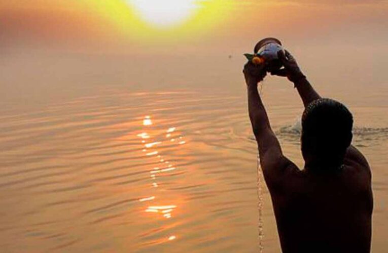 सूर्य दोष और पितृ दोष से मिलेगी राहत! मकर संक्रांति पर जरूर करें ये खास उपाय